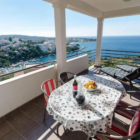 Apartment Anica *